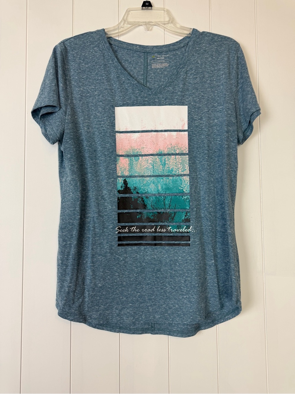 Tek Gear Drytek Women’s Blue Graphic V‑Neck Tee with Scenic Print